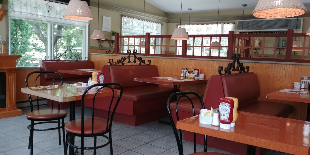 Restaurant Au Plein Air | 23 Rue Notre Dame, Oka, QC J0N 1E0, Canada | Phone: (450) 479-6004