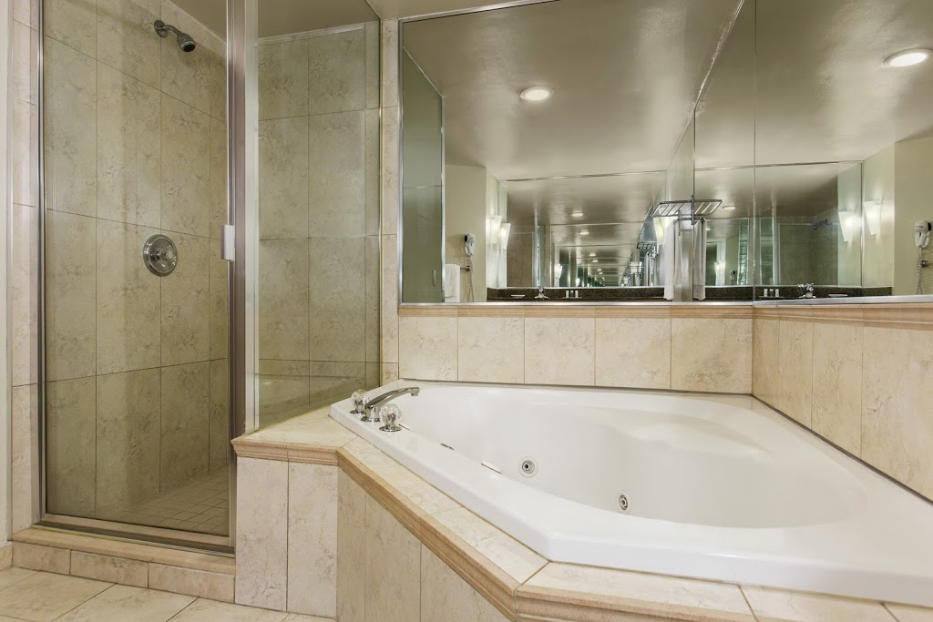 The Falls Hotel and Inn | 5657 Victoria Ave, Niagara Falls, ON L2G 3L5, Canada | Phone: (905) 356-2461