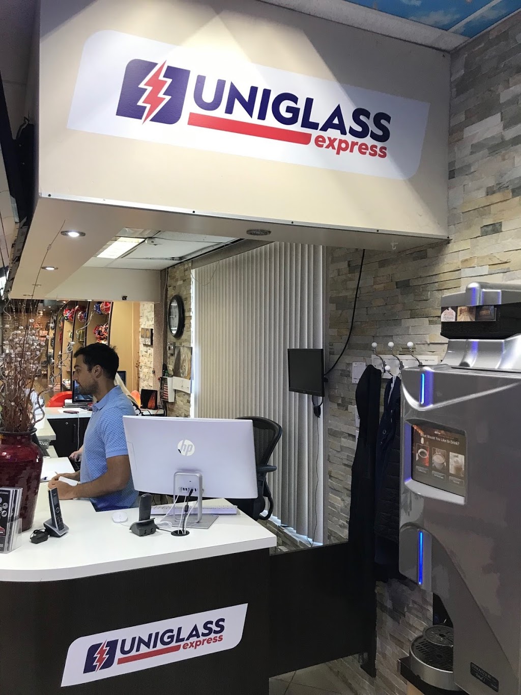 Uniglass Express | 9499 Airport Rd, Brampton, ON L6S 6C7, Canada | Phone: (647) 504-1930