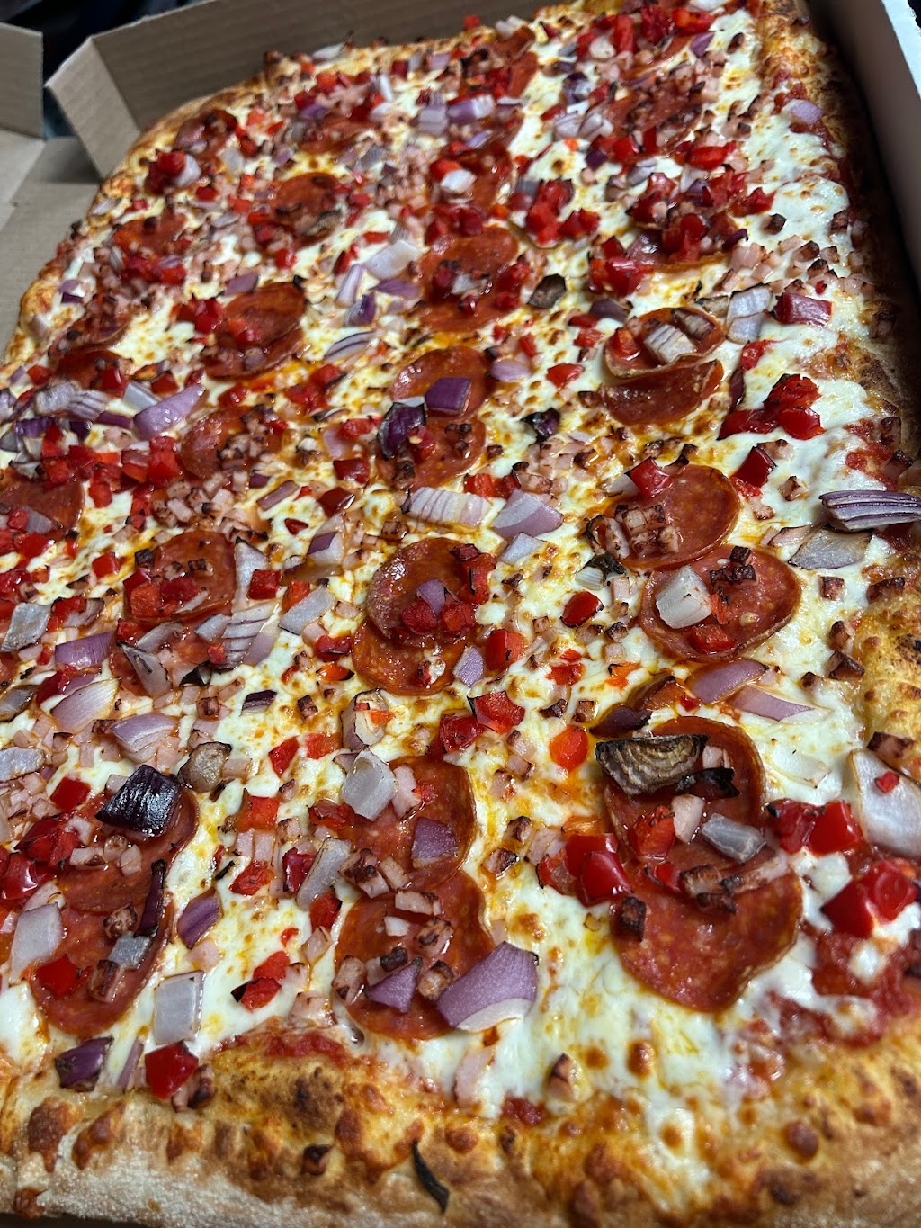 Tito’s Pizza | 14091 Belmont Rd, Belmont, ON N0L 1B0, Canada | Phone: (519) 644-2020