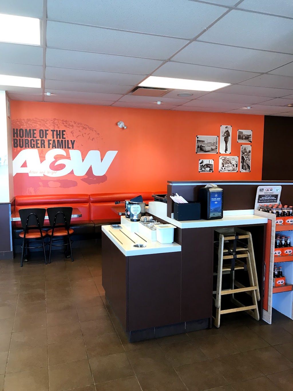 A&W Canada | 650 S Railway Ave, Drumheller, AB T0J 0Y0, Canada | Phone: (403) 823-8108