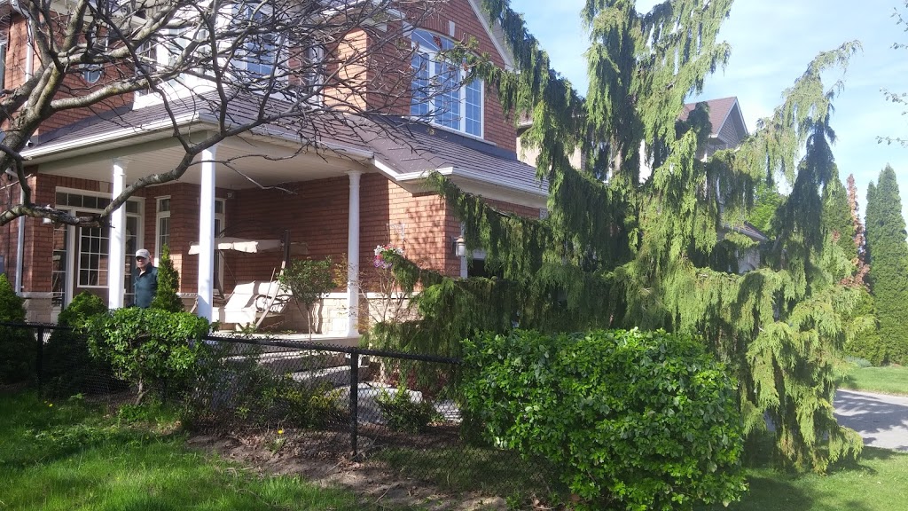 Iona Park | 1 Iona Ct, Whitby, ON L1R 2R3, Canada