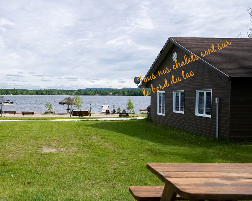 Les Chalets Baie Cascouia and The House At The Lake | 515 Chem. Champigny, Larouche, QC G0W 1Z0, Canada | Phone: (418) 542-7849