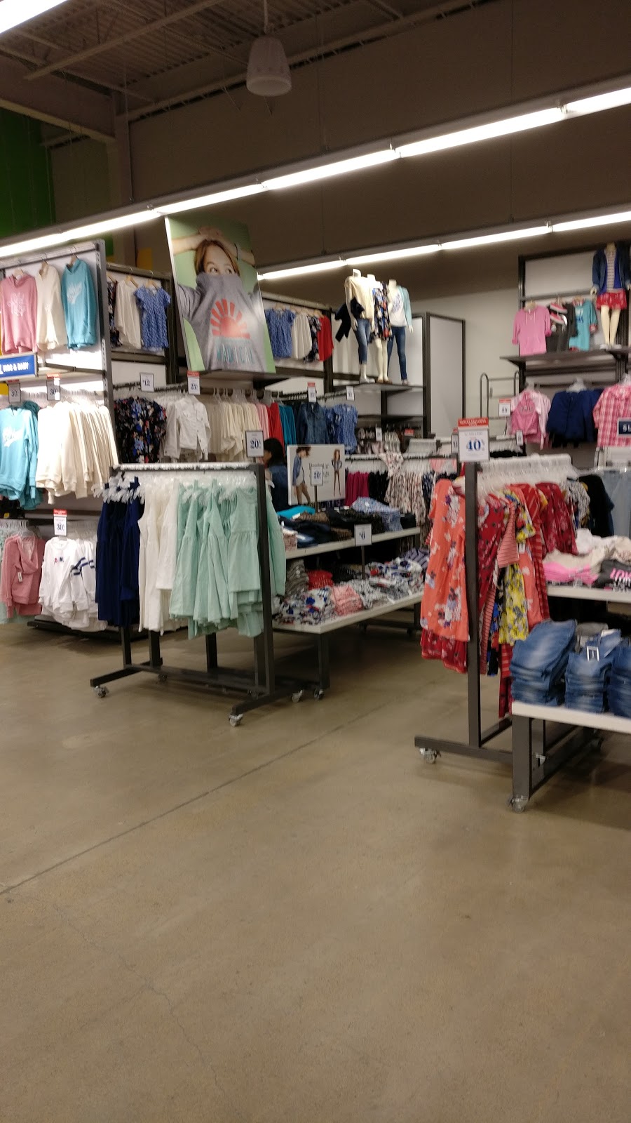 Old Navy Outlet | 1 Bass Pro Mills Dr, Concord, ON L4K 5W4, Canada | Phone: (905) 760-2122