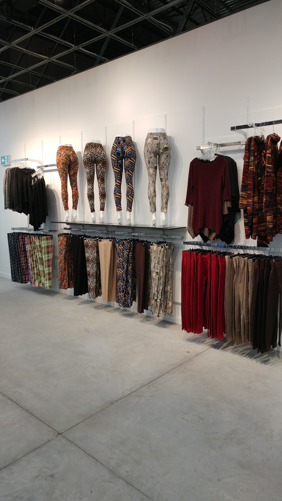 Fun Fashions - Tsawwassen Mills | 442- 5000 Canoe Pass Way, Tsawwassen, BC V4M 0B3, Canada | Phone: (604) 383-0034