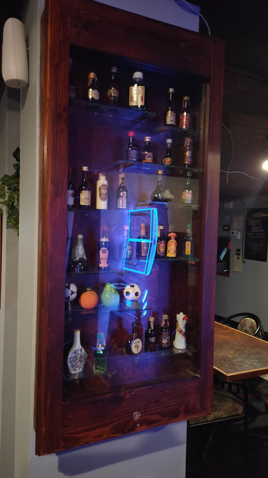 Country Squire Inn | 503 Hudson Ave, Fort QuAppelle, SK S0G 1S0, Canada | Phone: (306) 332-5603