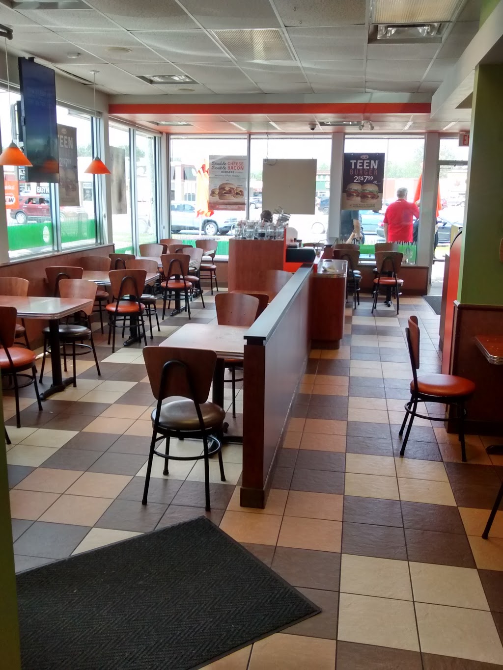 A&W Canada | 281 Dundas St E, Trenton, ON K8V 1M1, Canada | Phone: (613) 392-4668