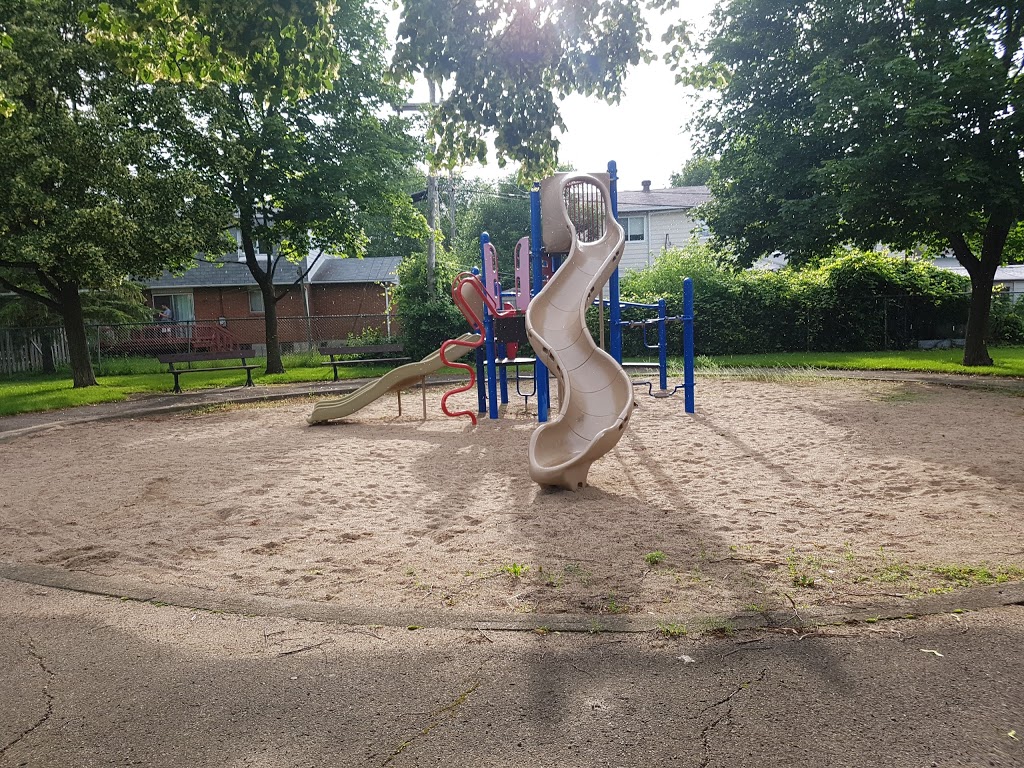 Dawn Park | Dollard-Des Ormeaux, QC H9B 2L5, Canada