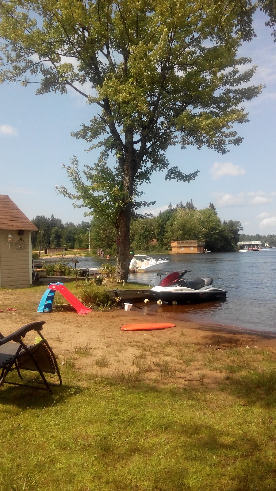 Muskoka Bay Park | 700 Muskoka District Road 169, Gravenhurst, ON P1P 1R2, Canada | Phone: (705) 687-3412