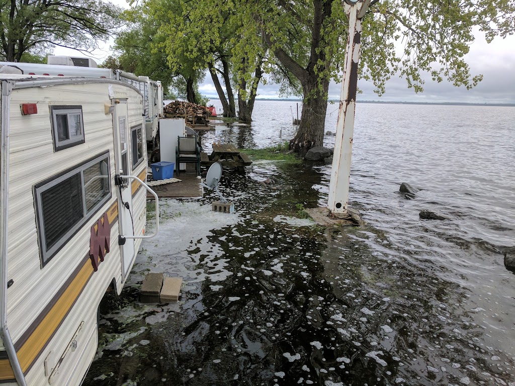 Baycrest Lodge Marina | 48 Owen Ln #2, Demorestville, ON K0K 1W0, Canada | Phone: (613) 476-5357