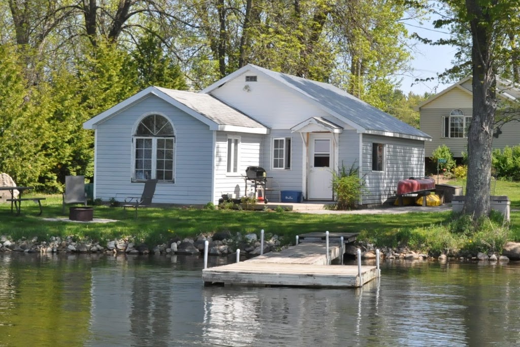 Diamond Valley Cottage Rentals | 245 Burnstown Rd, White Lake, ON K0A 3L0, Canada | Phone: (613) 622-5608