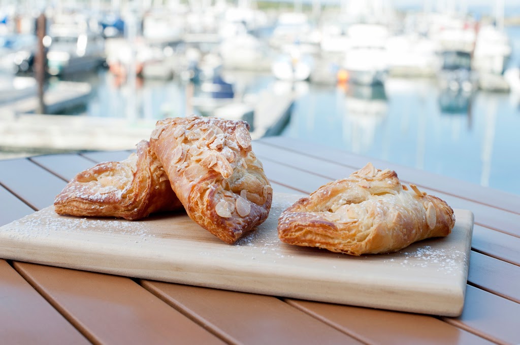 Marina Dockside Eatery | 1327 Beach Dr, Victoria, BC V8S 2N4, Canada | Phone: (250) 598-3890