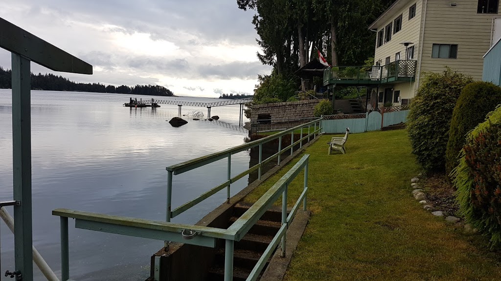 Seascape Inn | 6435 Sooke Rd, Sooke, BC V9Z 0A8, Canada | Phone: (250) 642-7677