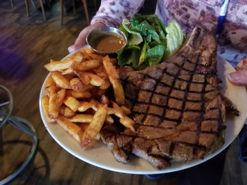 Bar Boston | 200 Rue Perras, Saint-Rémi, QC J0L 2L0, Canada | Phone: (450) 992-1149