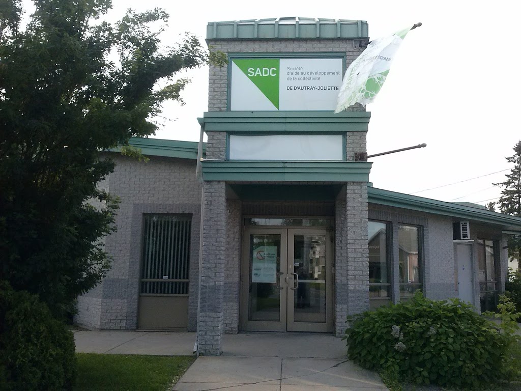 Guichet Desjardins - Centre de services automatisés de lÎle St- | 145 Chemin de la Traverse, Saint-Ignace-de-Loyola, QC J0K 2P0, Canada | Phone: (800) 361-5121