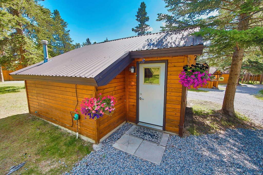 Castle Mountain Chalets | Banff-Windermere Hwy, Improvement District No. 9, AB T1L 1B5, Canada | Phone: (403) 762-3868
