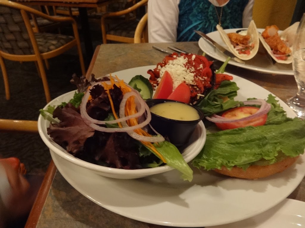 Lakeside Cafe | 100 Esplanade Ave, Harrison Hot Springs, BC V0M 1K0, Canada | Phone: (604) 796-2244