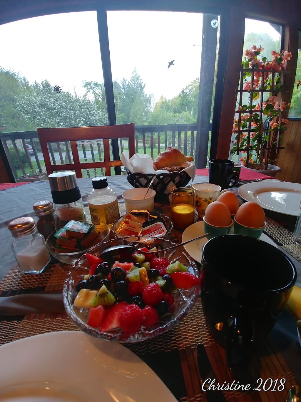 Coles Bay Vacation Retreat | 875 Ardmore Dr, North Saanich, BC V8L 5G2, Canada | Phone: (250) 655-3034