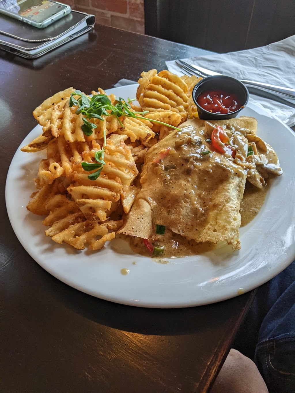Krave Bistro | 24 Elgin St W, Arnprior, ON K7S 2N5, Canada | Phone: (613) 623-7969