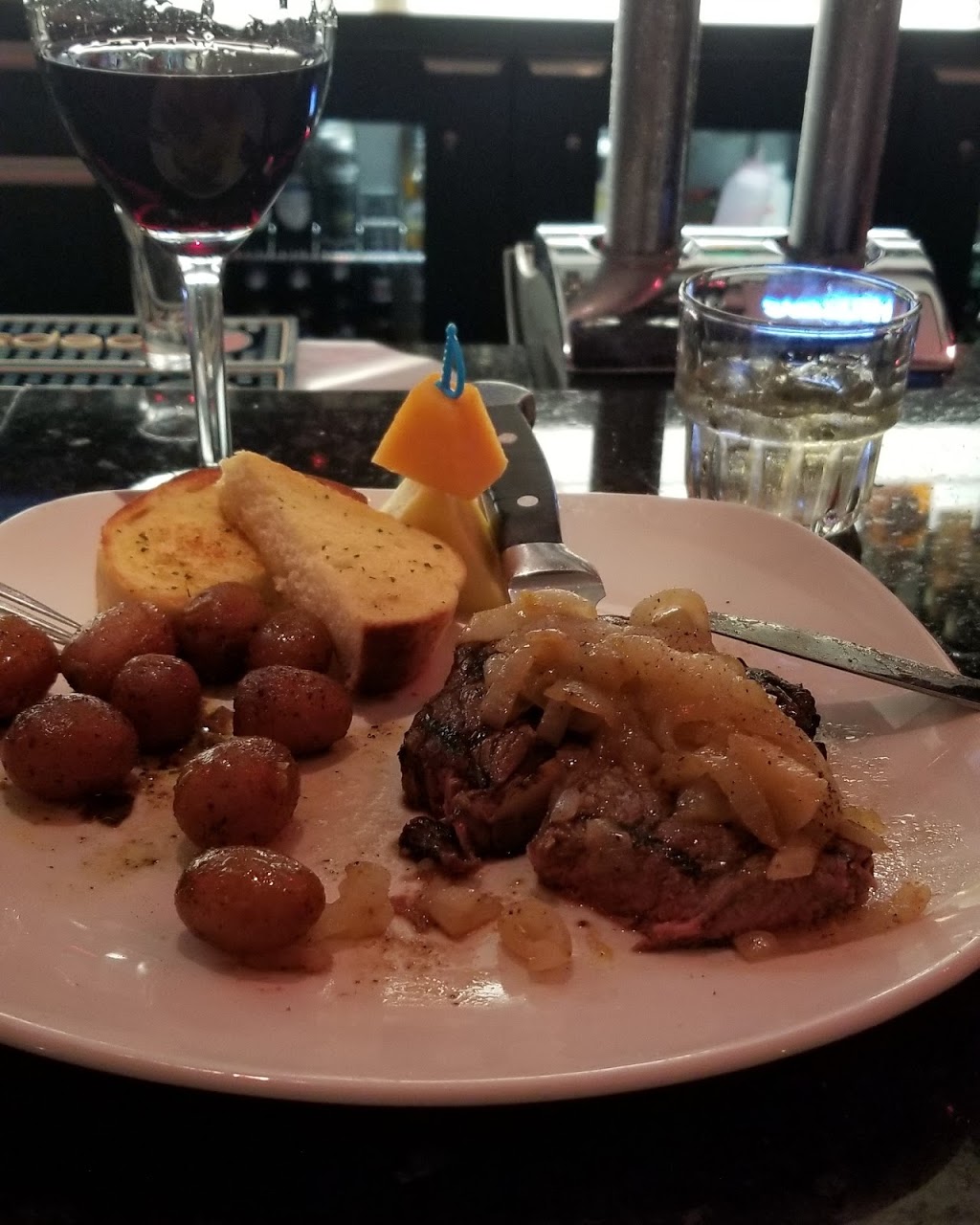 Detour Bar & Grill | 13 1 Ave SW, Weyburn, SK S4H 2H7, Canada | Phone: (306) 842-7888