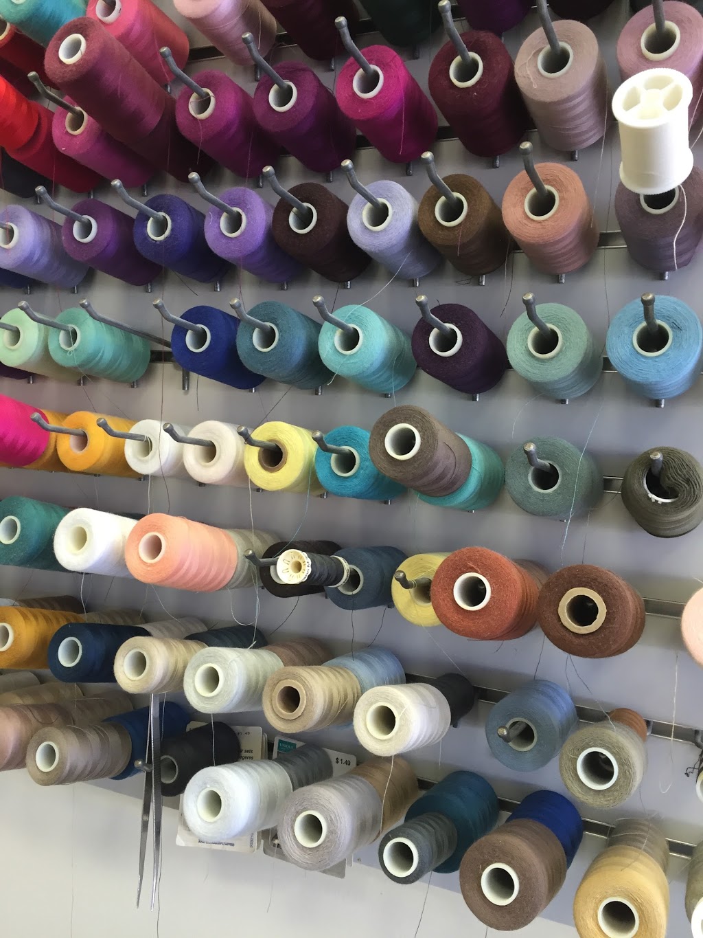 LAVISH DRY CLEANER | 2901 Eglinton Ave W, Mississauga, ON L5M 6J3, Canada | Phone: (905) 607-8662