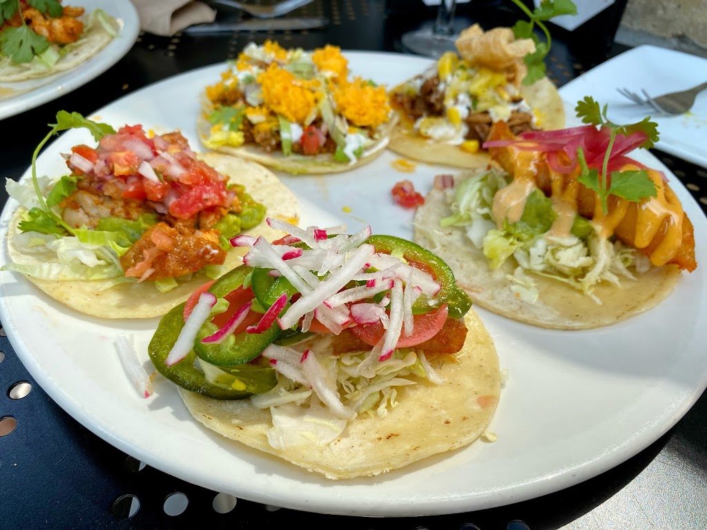 Los Lobos | 580 Talbot St, London, ON N6A 2T3, Canada | Phone: (519) 601-8226