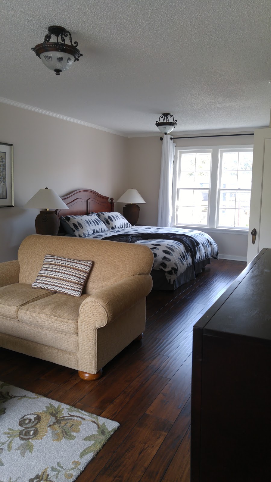 Abbott Lakehouse Bed and Breakfast | 1875 Abbott St, Kelowna, BC V1Y 1B6, Canada | Phone: (250) 470-9493