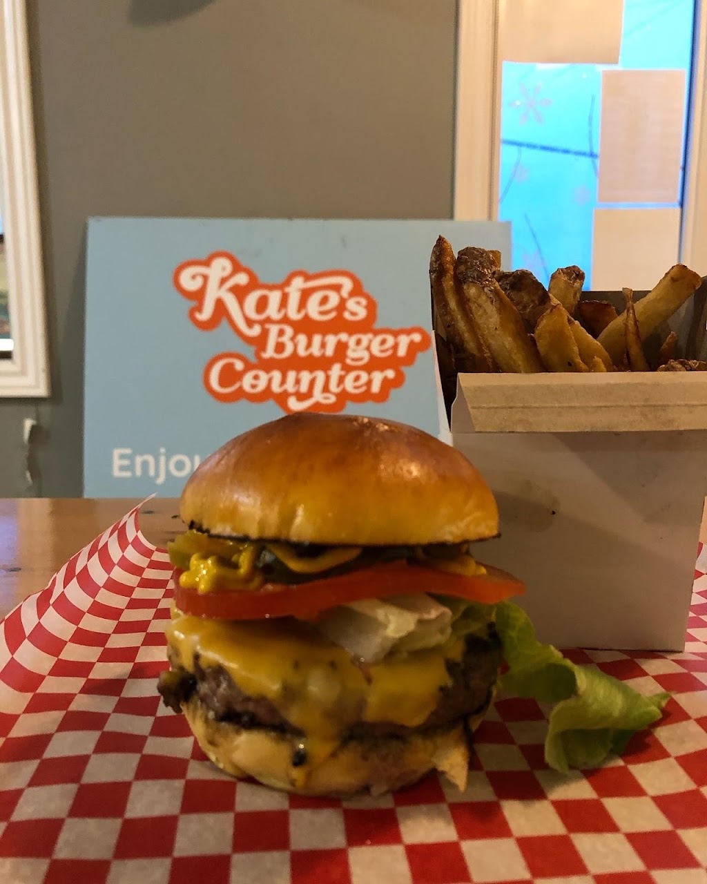 Kate’s Burger Counter | 1184 Kashagawigamog Lake Rd, Minden, ON K0M 2K0, Canada | Phone: (705) 286-4554