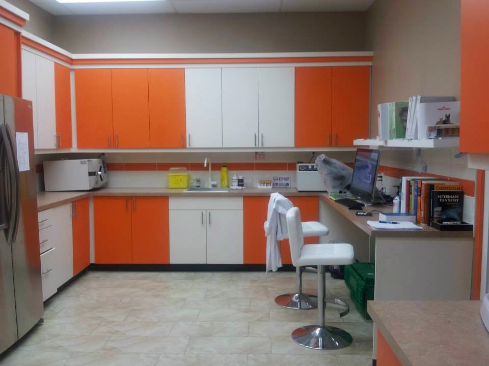 Parkways Animal Hospital | 325 Central Pkwy W, Mississauga, ON L5B 3X9, Canada | Phone: (905) 276-5558