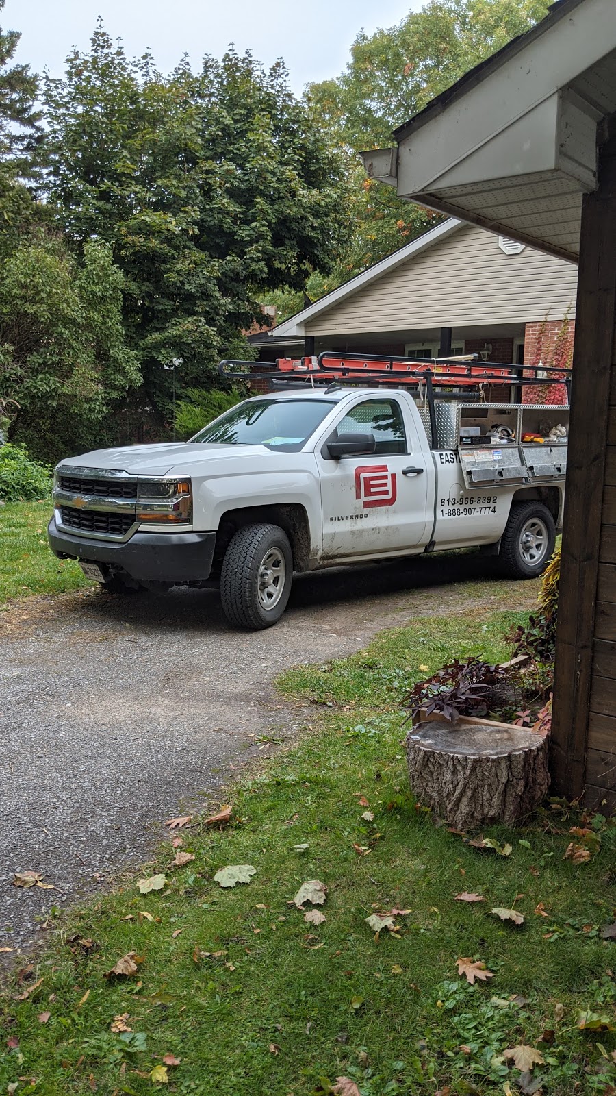 Eastern Overhead Doors Ltd | 43 Putman Industrial Rd, Belleville, ON K8N 4Z6, Canada | Phone: (613) 966-8392