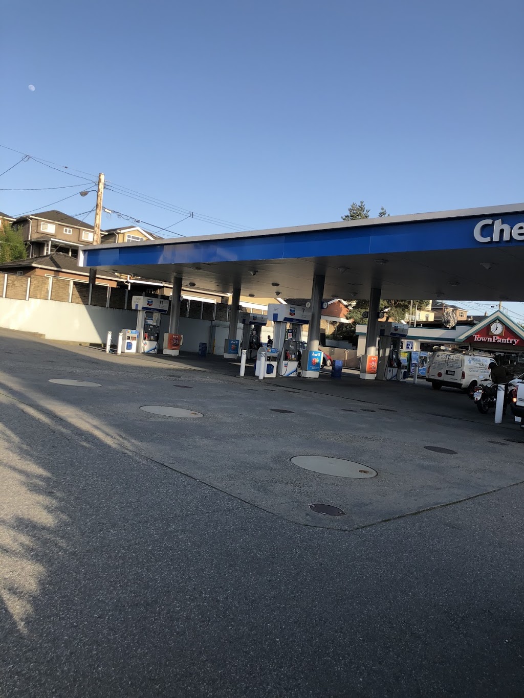Chevron | 5736 Main St, Vancouver, BC V5W 2S8, Canada | Phone: (604) 321-7140