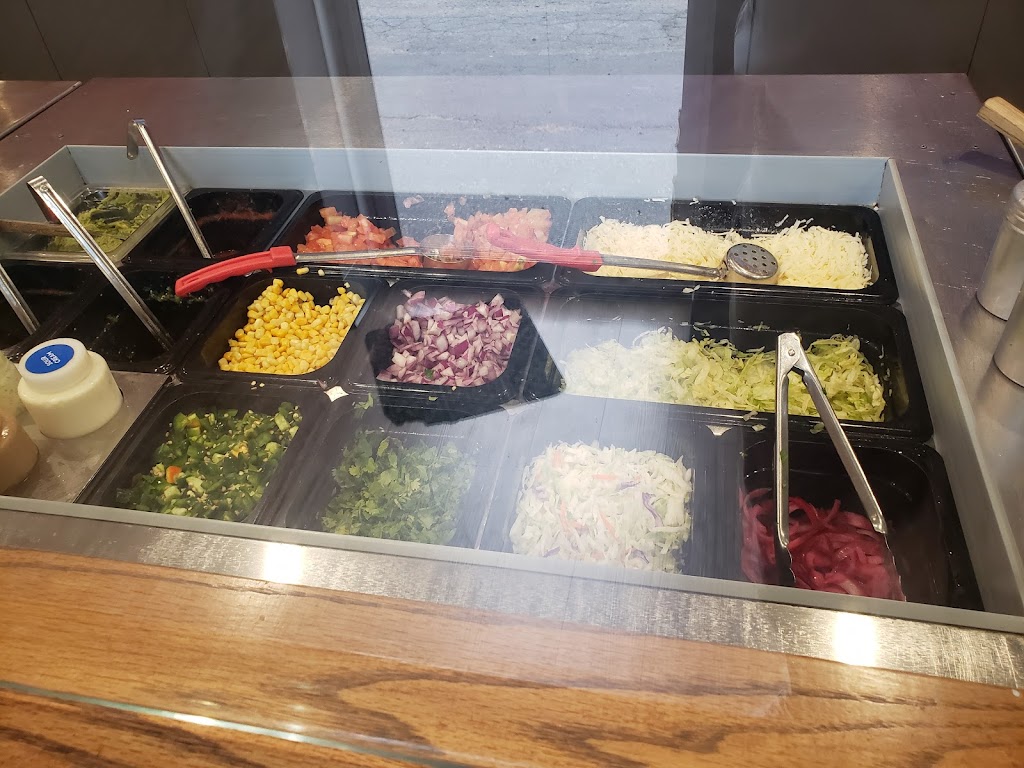 Quesada Burritos & Tacos | 978 Dundas St, Woodstock, ON N4S 1H3, Canada | Phone: (519) 290-0999