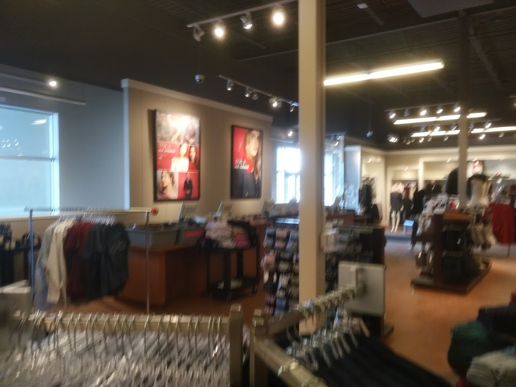 Banana Republic | 2412 Autoroute Chomedey, Laval, QC H7X 4G8, Canada | Phone: (450) 689-4529