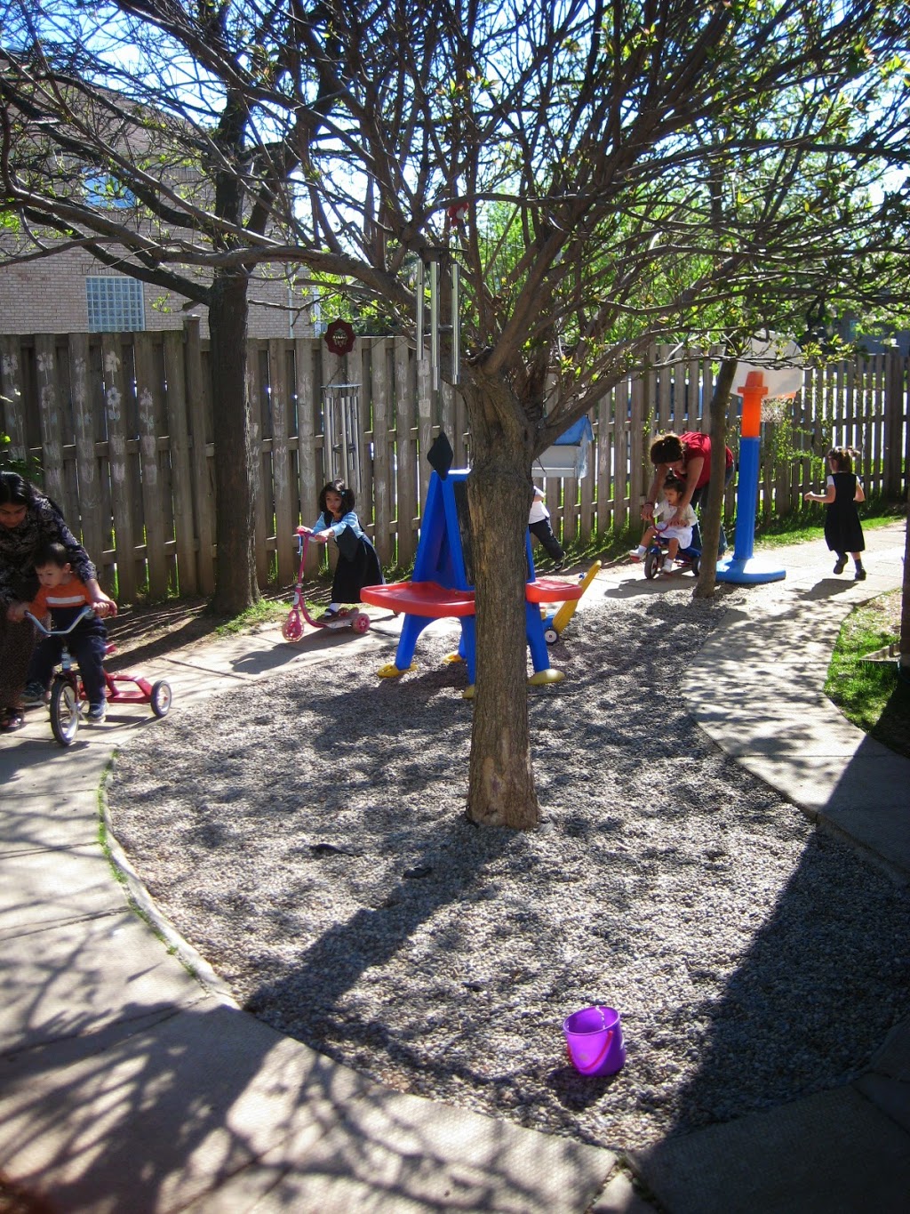 Marian Montessori School | 1265 Heritage Way, Oakville, ON L6M 2X7, Canada | Phone: (905) 827-8125