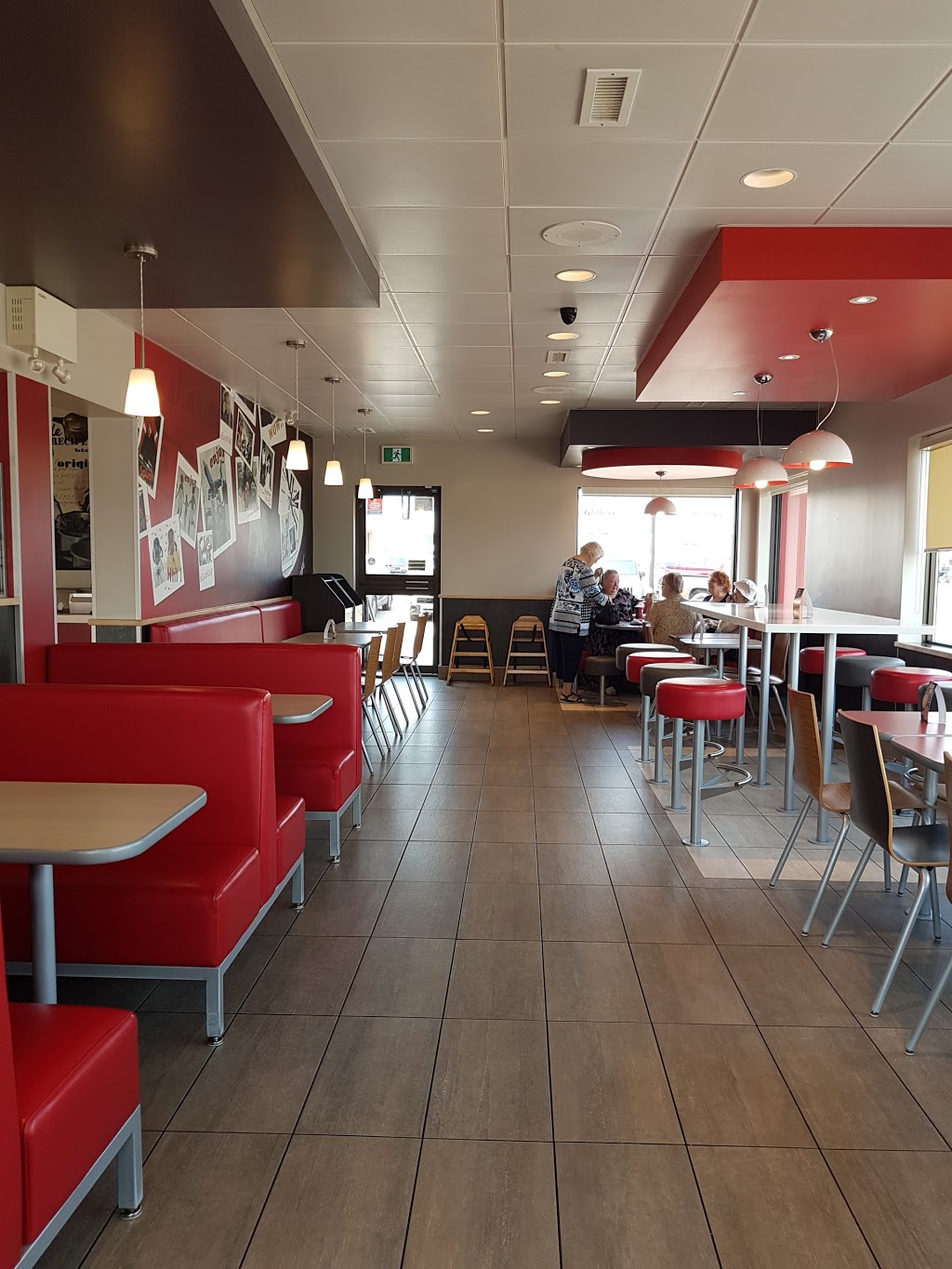 KFC | 621 Victoria Ave E, Regina, SK S4N 0R2, Canada | Phone: (306) 791-6430