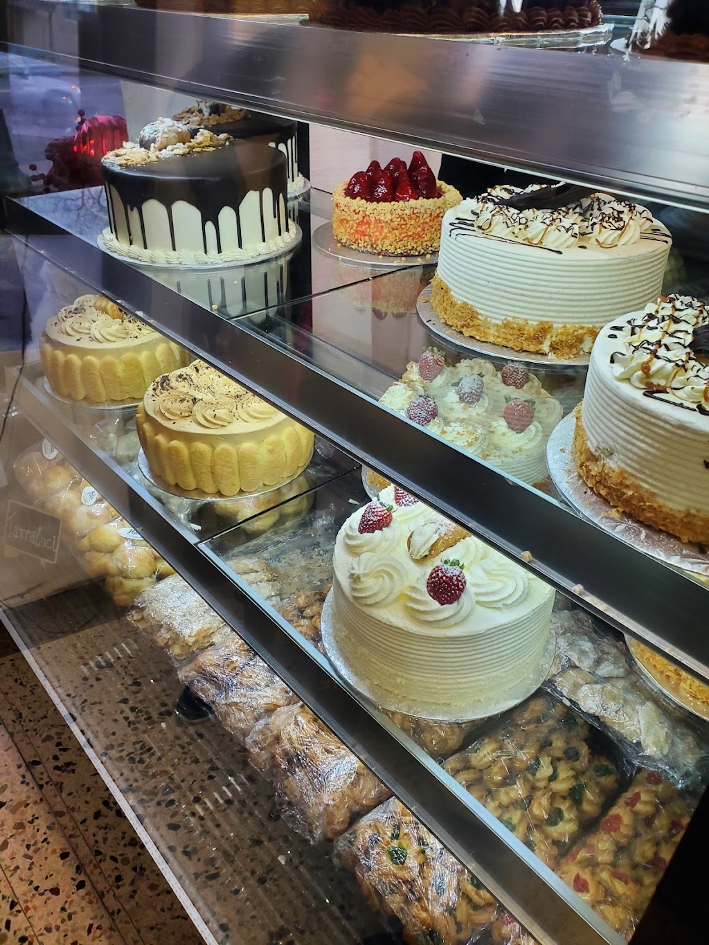 Pâtisserie & Boulangerie Italia | 5540 R. Jean-Talon, Saint-Léonard, QC H1S 1L9, Canada | Phone: (514) 259-0746