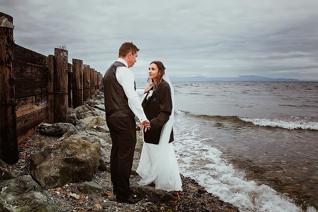 Qualicum First Nation Wedding Venue | 5861 Island Hwy W, Qualicum Beach, BC V9K 1Z5, Canada | Phone: (250) 757-9337