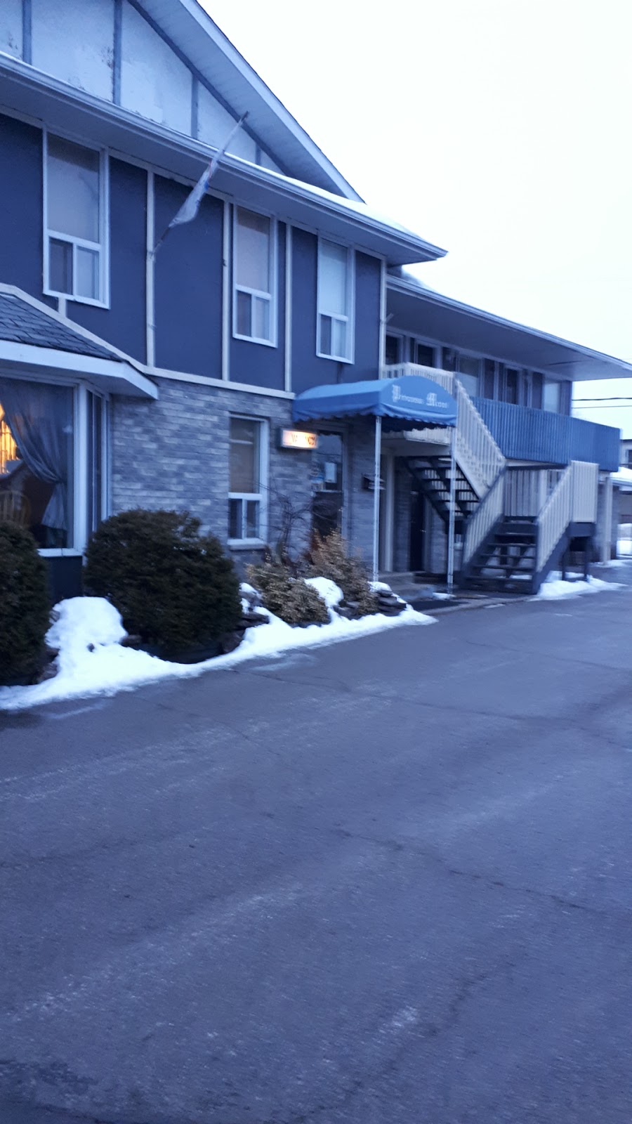 Princess Motel | 96 Main St, Bobcaygeon, ON K0M 1A0, Canada | Phone: (705) 738-5058