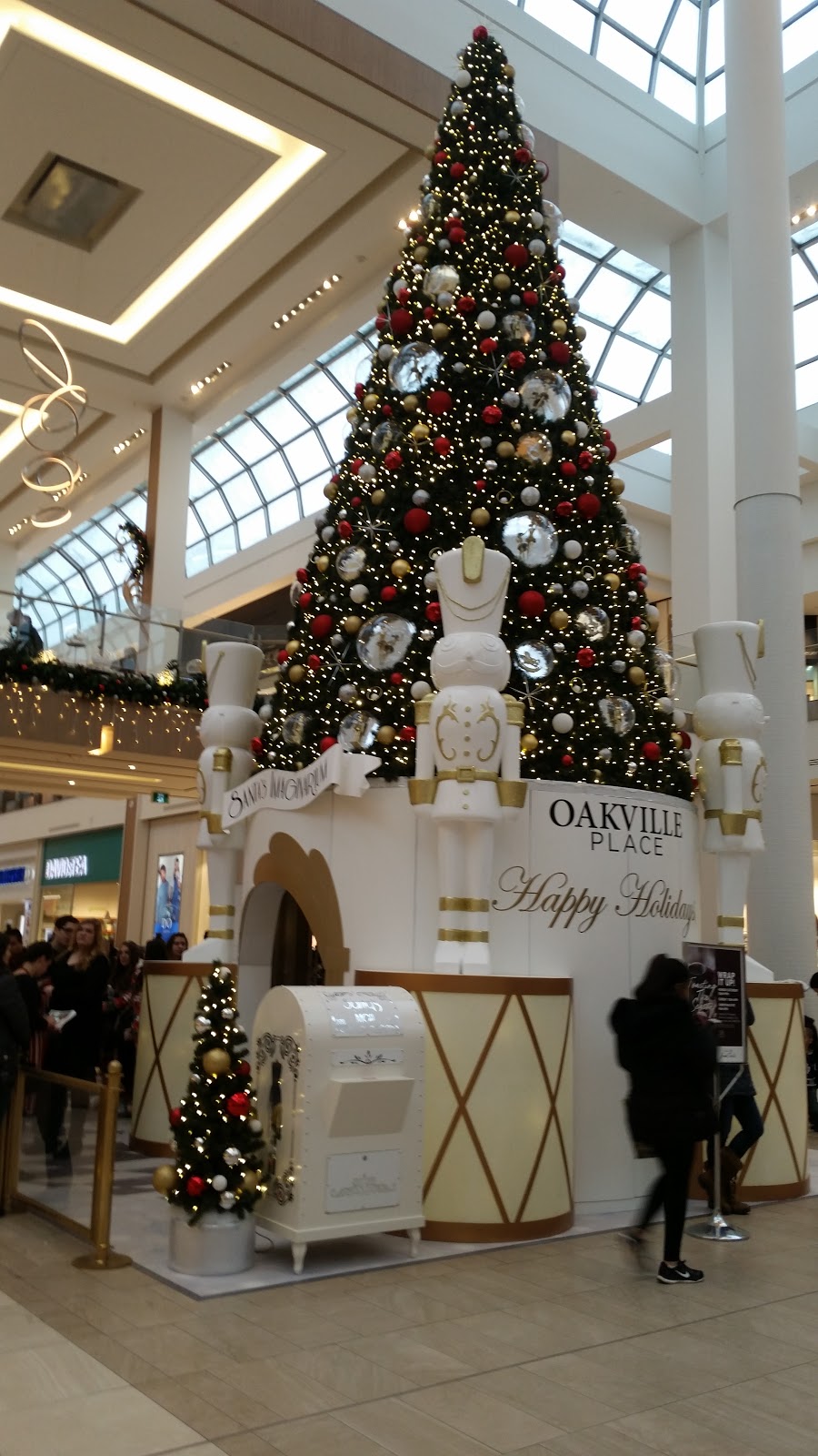 Oakville Place | 240 Leighland Ave, Oakville, ON L6H 3H6, Canada | Phone: (905) 842-2140