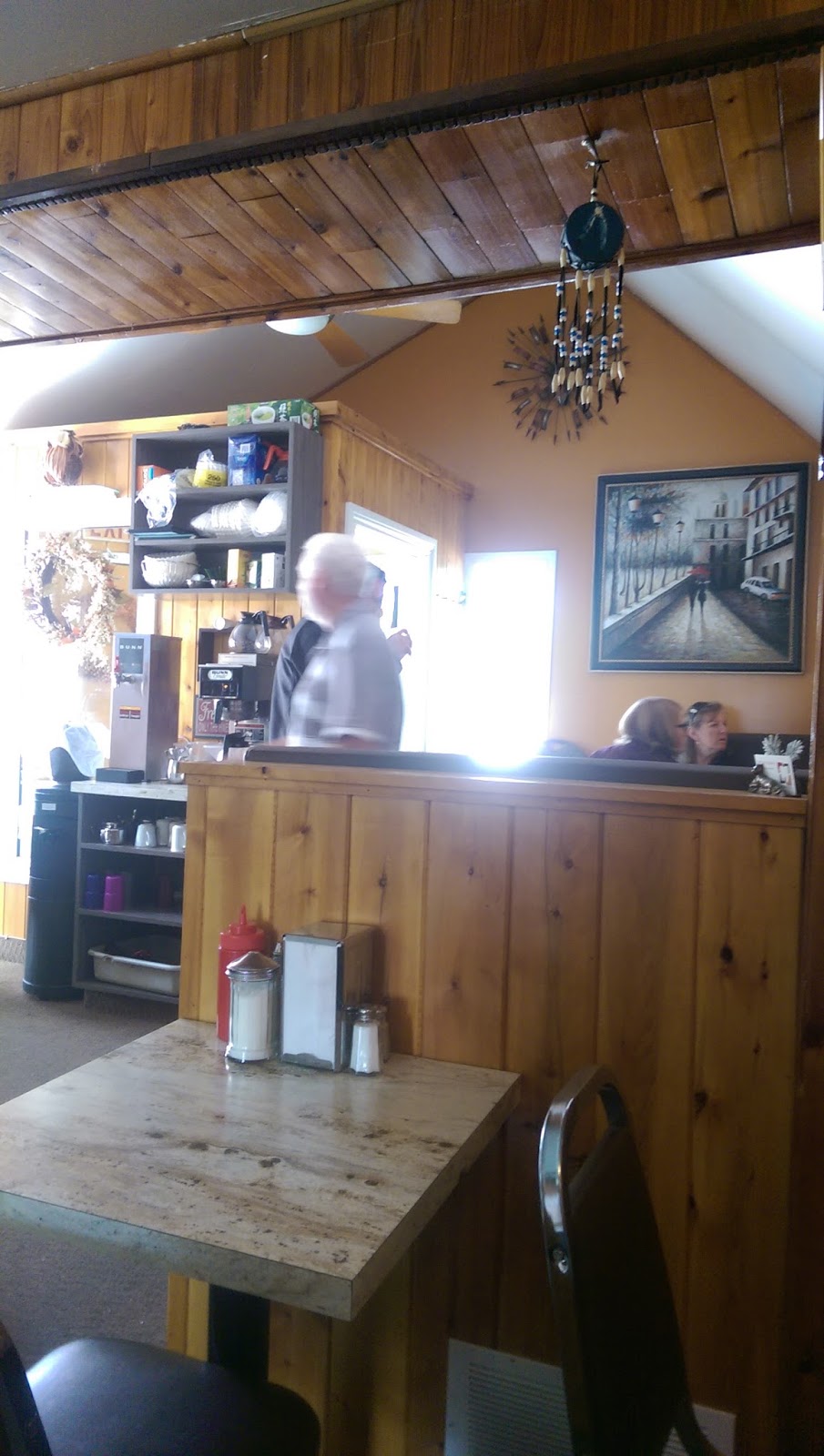 Ludas Deli | 410 Aberdeen Ave, Winnipeg, MB R2W 1V5, Canada | Phone: (204) 589-2583