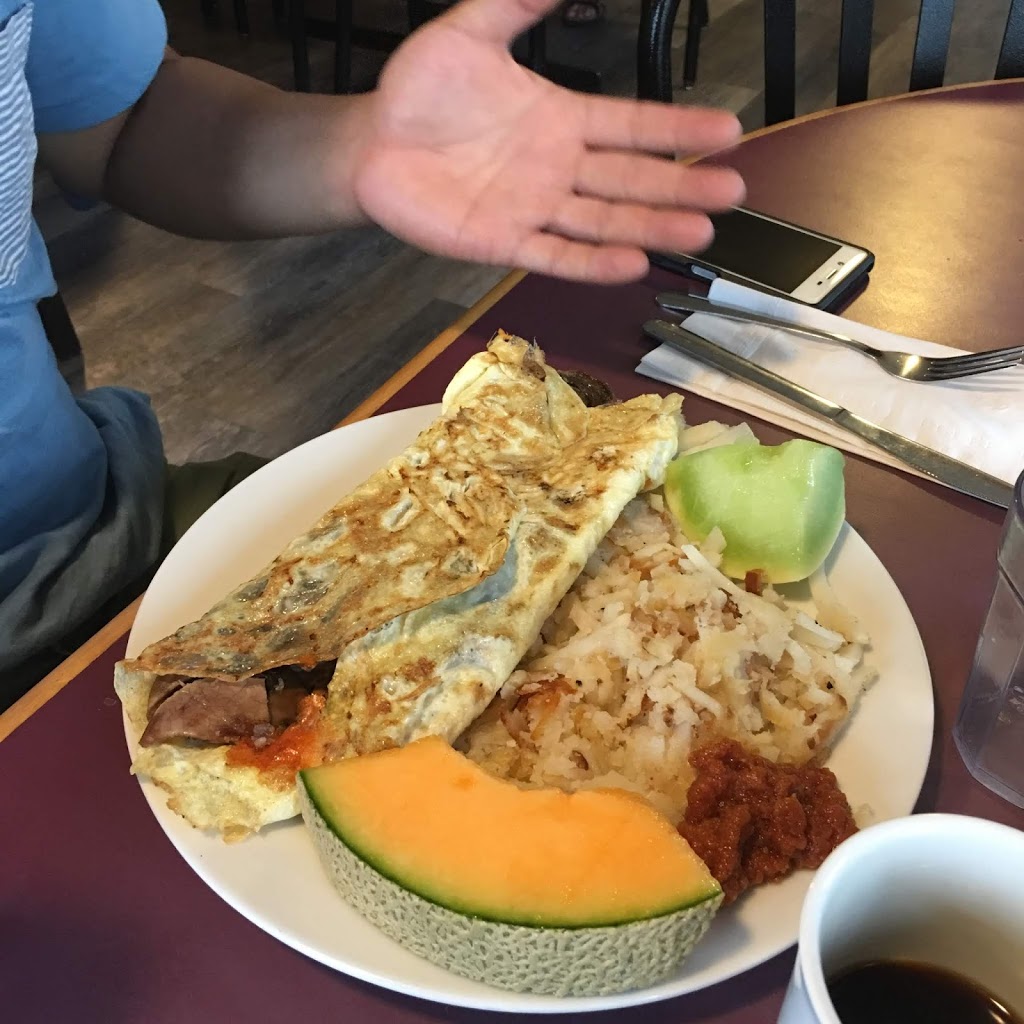 Barb & Ernies Old Country Inn | 9906 72 Ave NW, Edmonton, AB T6E 0Z3, Canada | Phone: (780) 433-3242