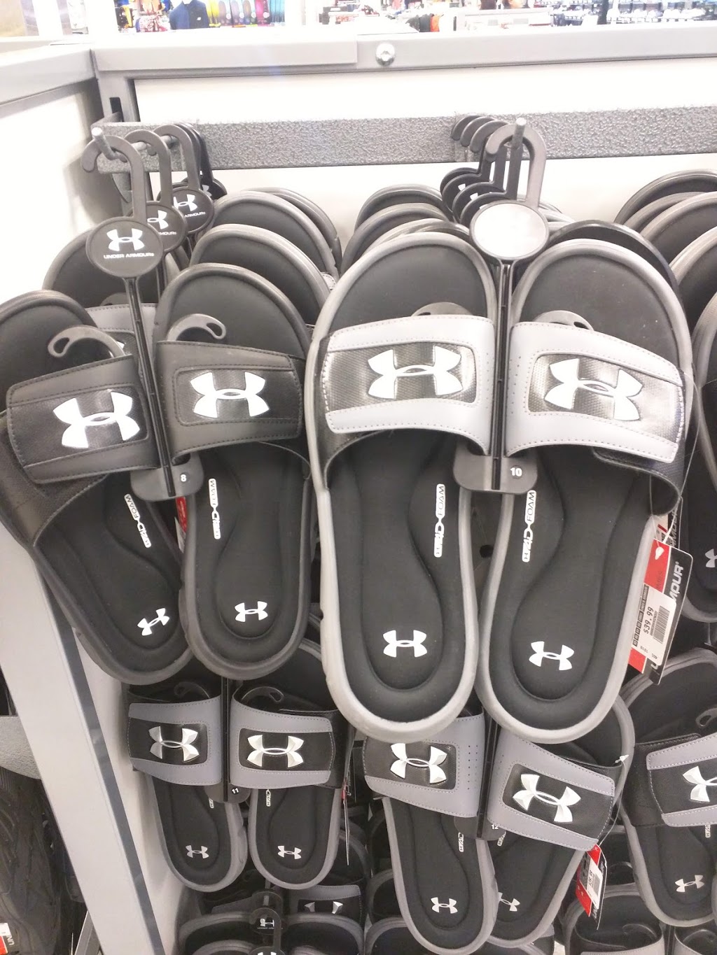 Sports Experts | 3275 Blvd. de la Côte-Vertu, Saint-Laurent, QC H4R 1Y8, Canada | Phone: (514) 745-3202