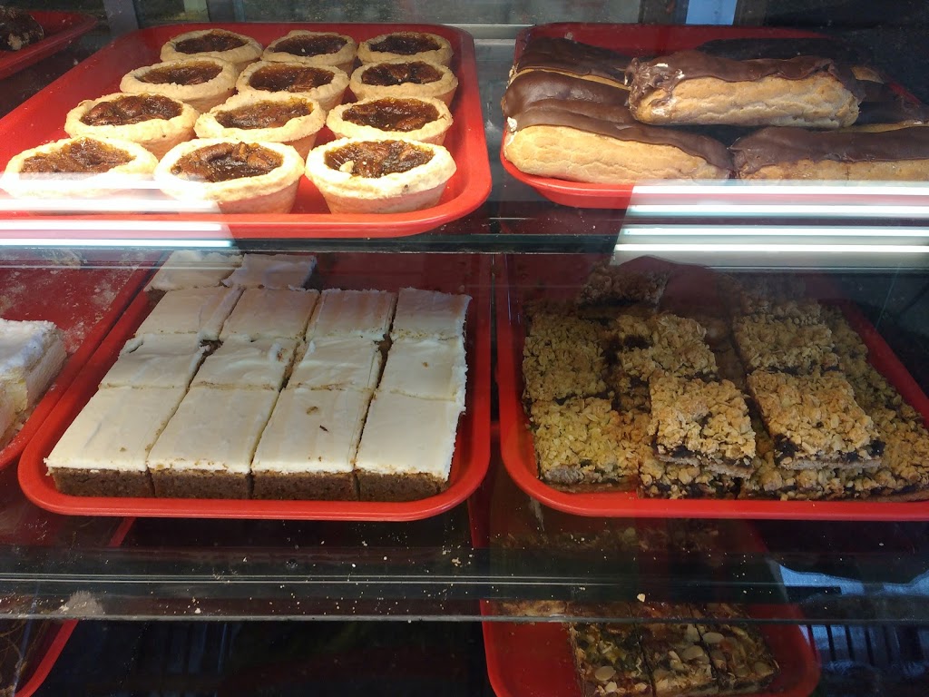 Spinosas Bakery | 60 Niagara St, Welland, ON L3C 1H9, Canada | Phone: (905) 714-1266