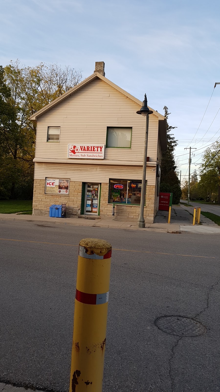 J & D Variety | 172 Ailsa Craig Main St, Ailsa Craig, ON N0M 1A0, Canada | Phone: (519) 293-3666