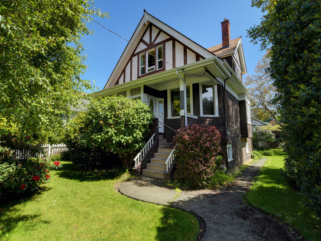 Kerry Davies Real Estate Group powered by eXp Realty | 2581 Maynard St, Victoria, BC V8N 1K4, Canada | Phone: (250) 213-9389