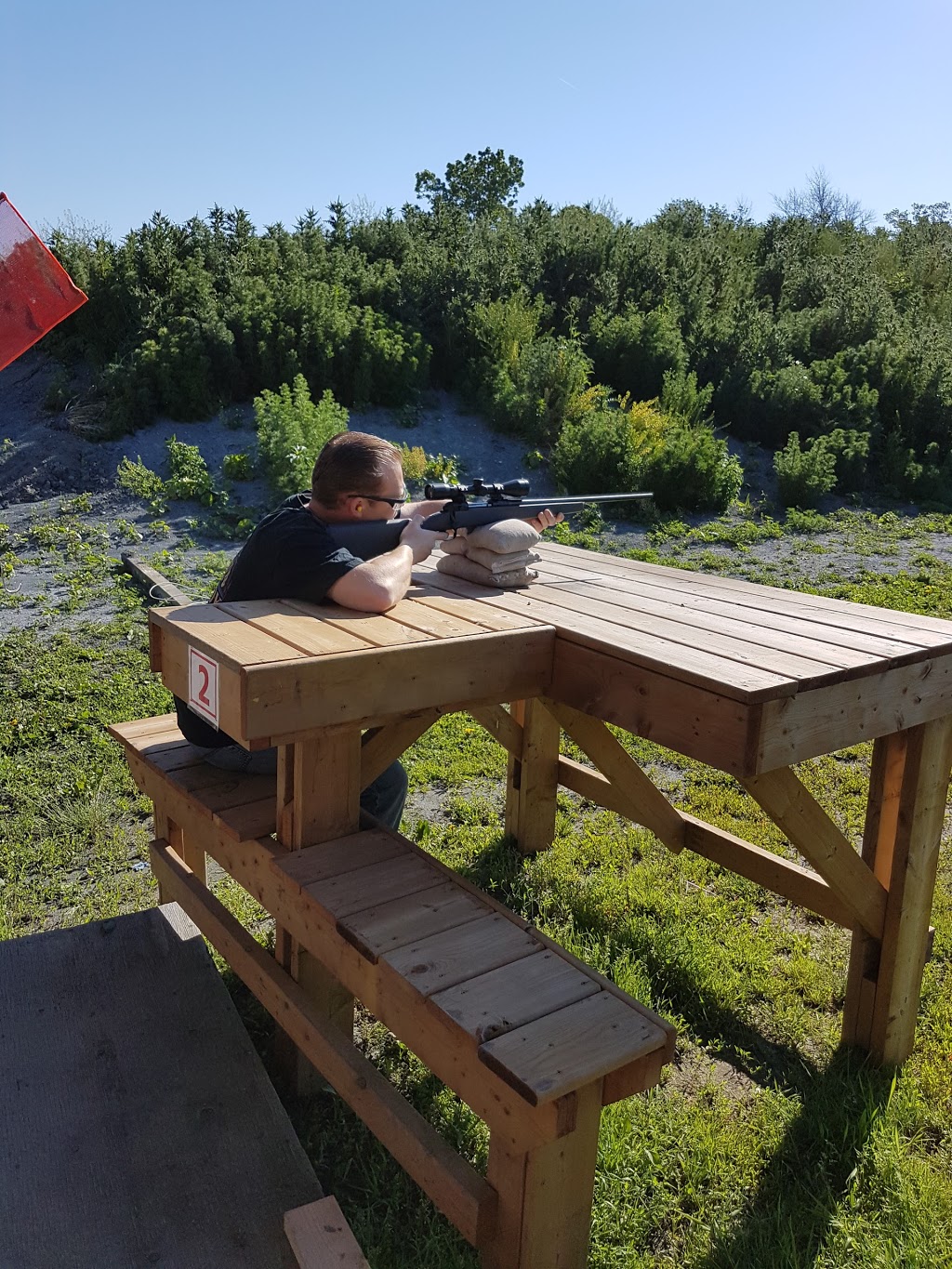 Dunnville Hunters & Anglers | 237 McLaughlin Rd, Dunnville, ON N1A 2W7, Canada | Phone: (905) 774-1138