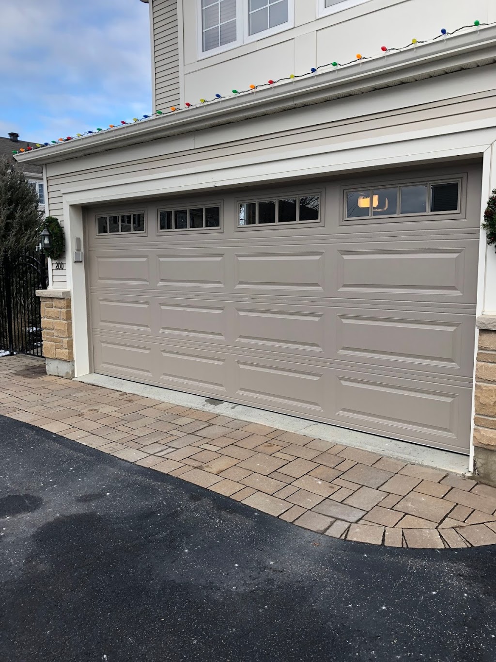 Ottawa Garage Door Systems Inc. | 168 Wescar Ln, Carp, ON K0A 1L0, Canada | Phone: (613) 831-7117
