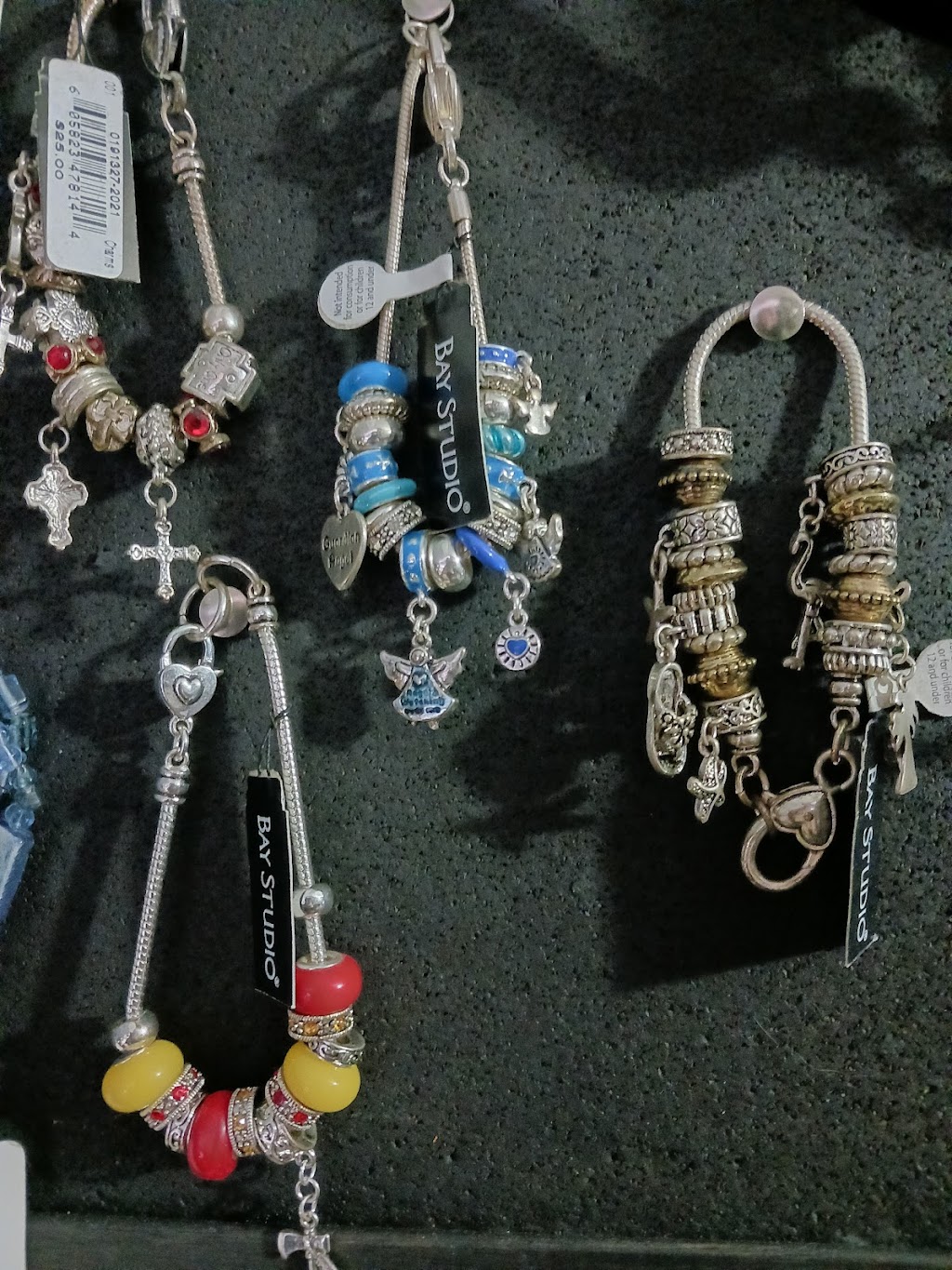 Sheps Closet | 196 Church St, Georgina, ON L4P 1J7, Canada | Phone: (416) 788-5336