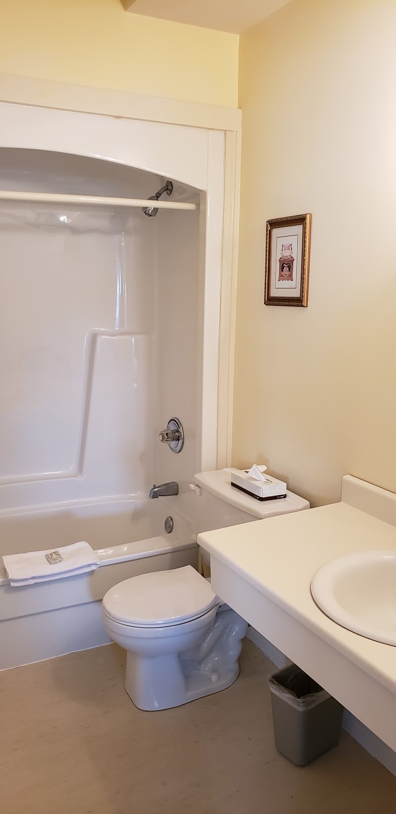 Hillcrest Hall Country Inn | 36 Main St, Port Hood, NS B0E 2W0, Canada | Phone: (888) 434-4255
