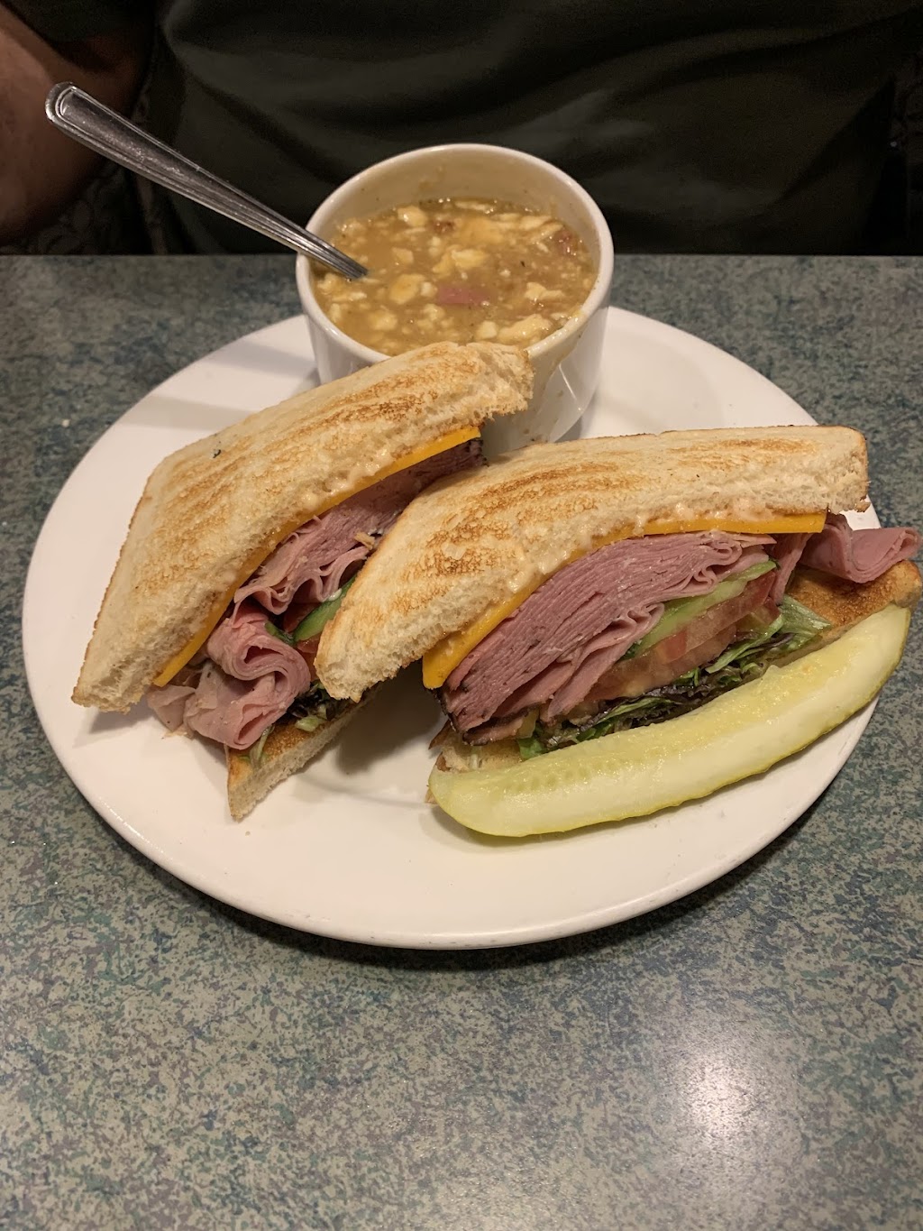 The Doghouse | 1690 Carron Rd, Courtenay, BC V9N 9K5, Canada | Phone: (250) 792-1382